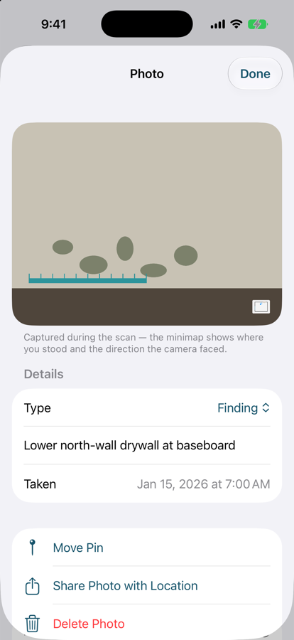 Photo detail screen showing the corner minimap with position and view direction